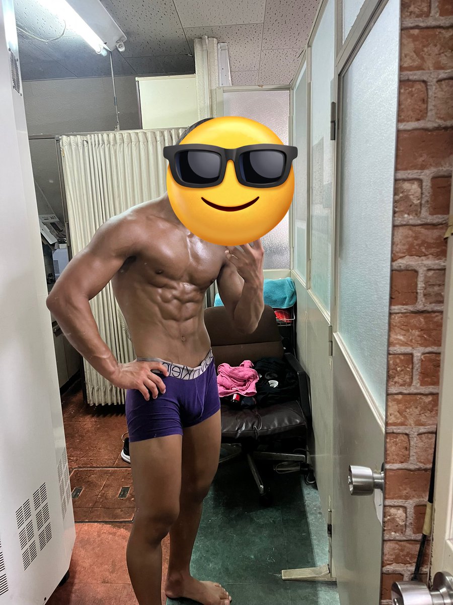 HtR68e's tweet photo. 腹筋バキバキにして、日焼けする日々も楽しかったな
今年はどんな体になるか楽しみ
#筋トレ男子 #裏垢男子 #fitness #Training #腹筋 https://t.co/HSfaYvVpcd
