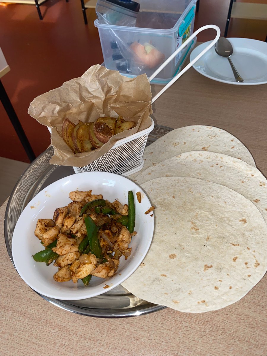 Scoil na Tríonóide Naofa tweet media