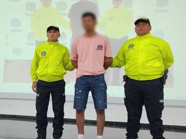 Extranjero señalado de asesinar a machetazos a un ciudadano en Monterrey fue detenido por la Policía casanarenoticias.com/index.php/comp…