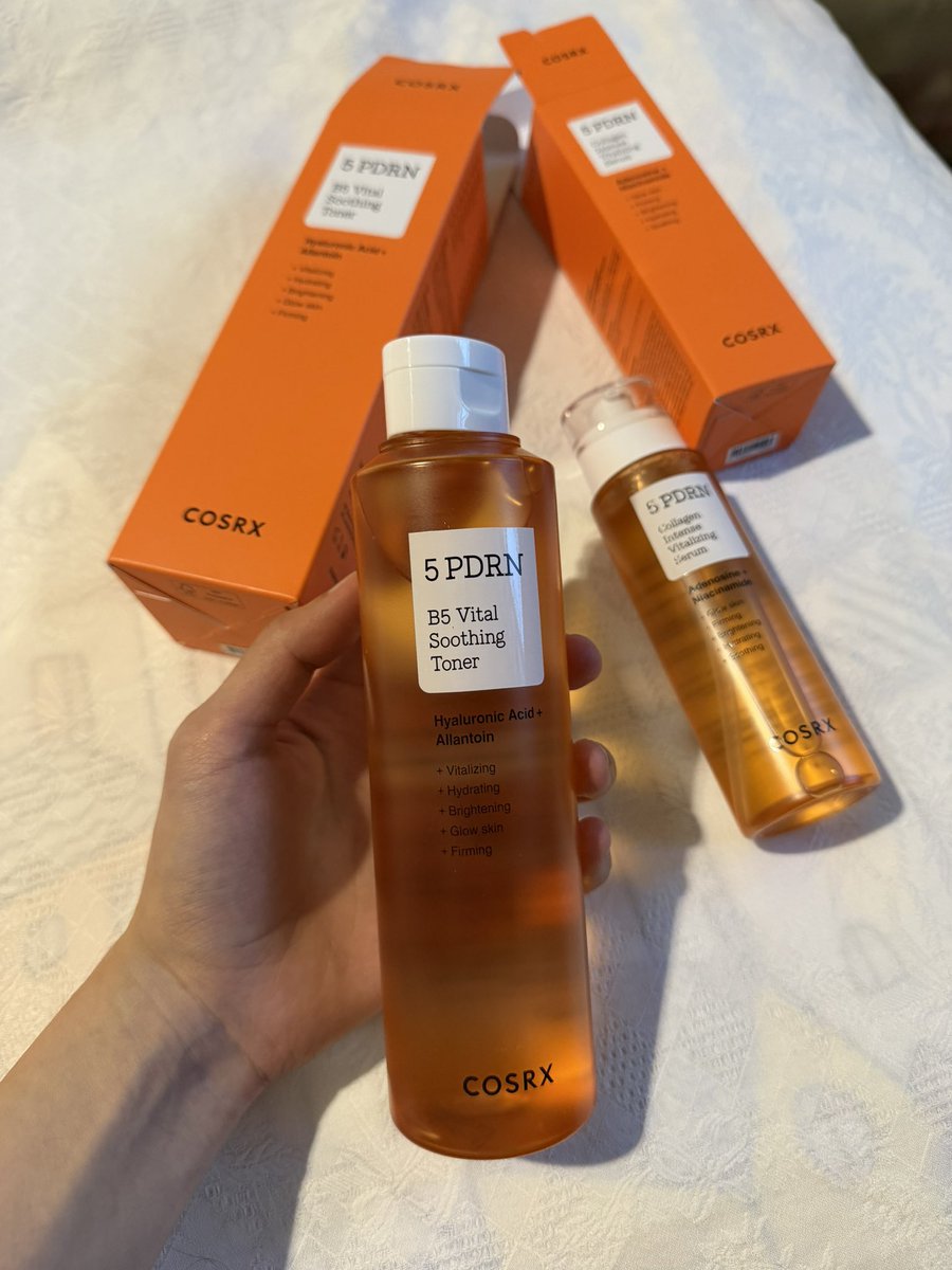 Minishop65's tweet photo. ส่งต่อโทนเนอร์กับเซรั่มของ Cosrx ยังไม่ได้ใช้
ส่งต่อ Toner 550 รวมส่ง ใหม่กริบ
เซรั่ม 600รวมส่ง (เหมามีราคาพิเศษ)

#ส่งต่อคสอ #ส่งต่อสกินแคร์ #ส่งต่อเครื่องสำอาง #ส่งต่อเครื่องสำอางมือสอง #ส่งต่อ https://t.co/JhbzO9Pcc9