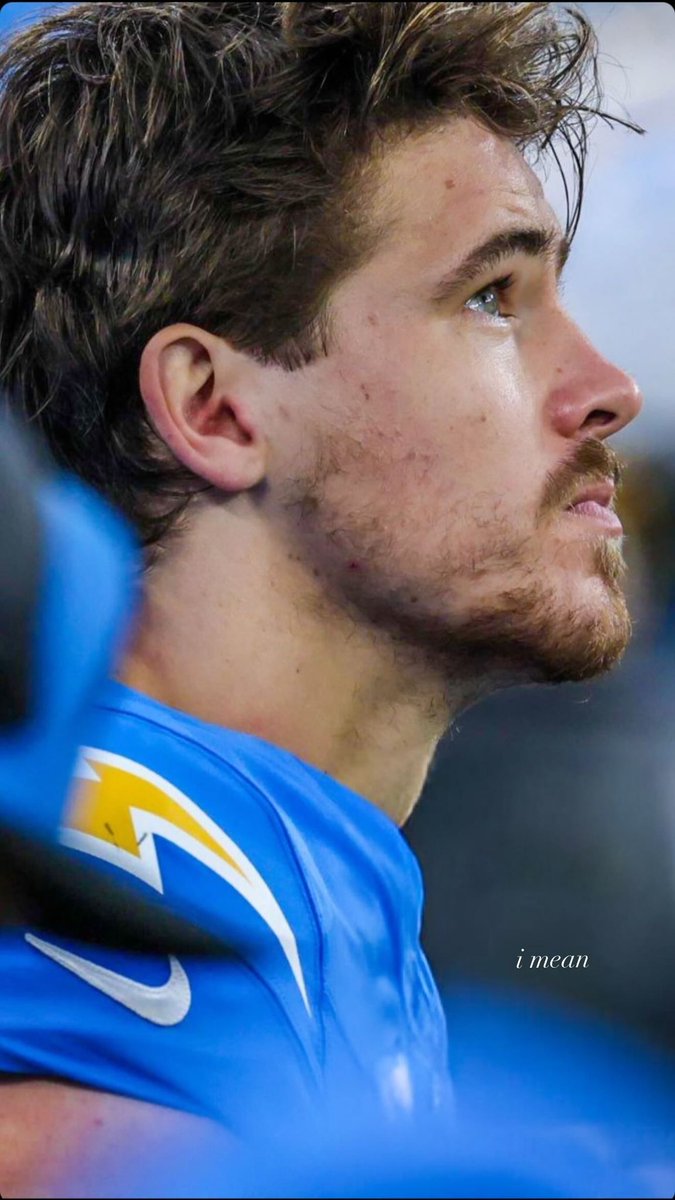 Madison Beer France tweet media