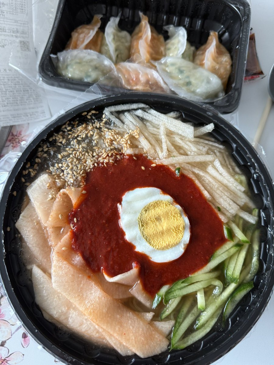 sos__d's tweet photo. 해장냉면 개맛집 찾았슴 ㅠ https://t.co/auNfyaKo3S
