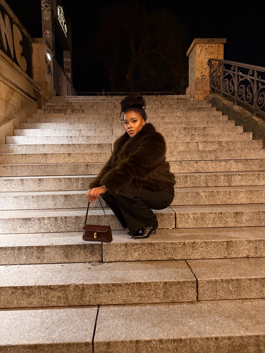 beingnale's tweet photo. Berlin nights ✨ https://t.co/627uTsnoET
