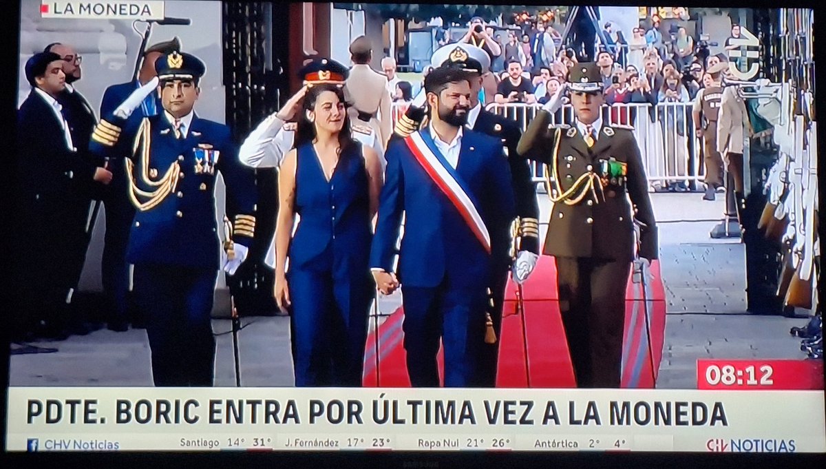 Hoy no es un buen día, siento que la única forma de sobrellevar el día, es disociando
#CambioDeMando
TKM <a href="/GabrielBoric/">Gabriel Boric Font</a> Nos vemos el 2030