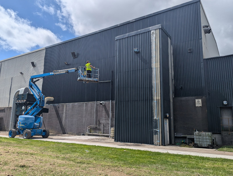 FMUKmagazine1's tweet image. 🚨ICYMI🚨 Operating nationwide, @CladdingCoating provides #professional coating application, #repair and #refurbishment work to #MetalCladding and #roofing on a range of #commercial properties.

➡️fmuk-online.co.uk/metal-cladding…
#facman #FacilitiesManagement #office #quality #maintenance