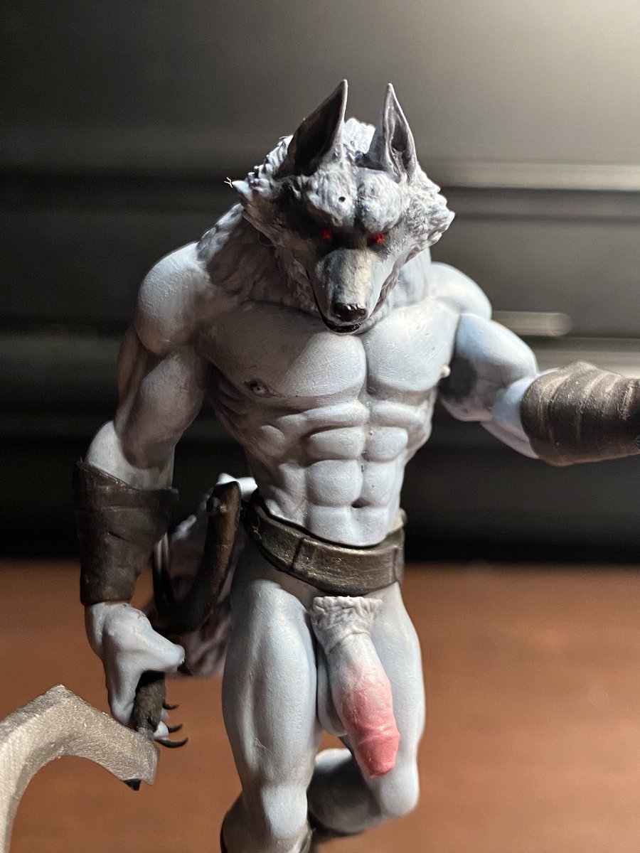 saucyeel's tweet photo. What I'm doing when I'm not working on pins 🐺 

I found this sexy model kit of my favorite sadistic wolf and couldn't wait to put it together and paint it 🎨 🖌️ 

#thelastwish #pussinboots #furryart https://t.co/N9Icn544Pz