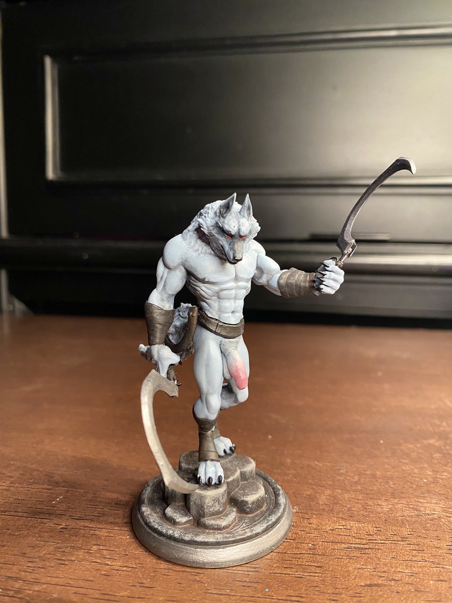 saucyeel's tweet photo. What I'm doing when I'm not working on pins 🐺 

I found this sexy model kit of my favorite sadistic wolf and couldn't wait to put it together and paint it 🎨 🖌️ 

#thelastwish #pussinboots #furryart https://t.co/N9Icn544Pz