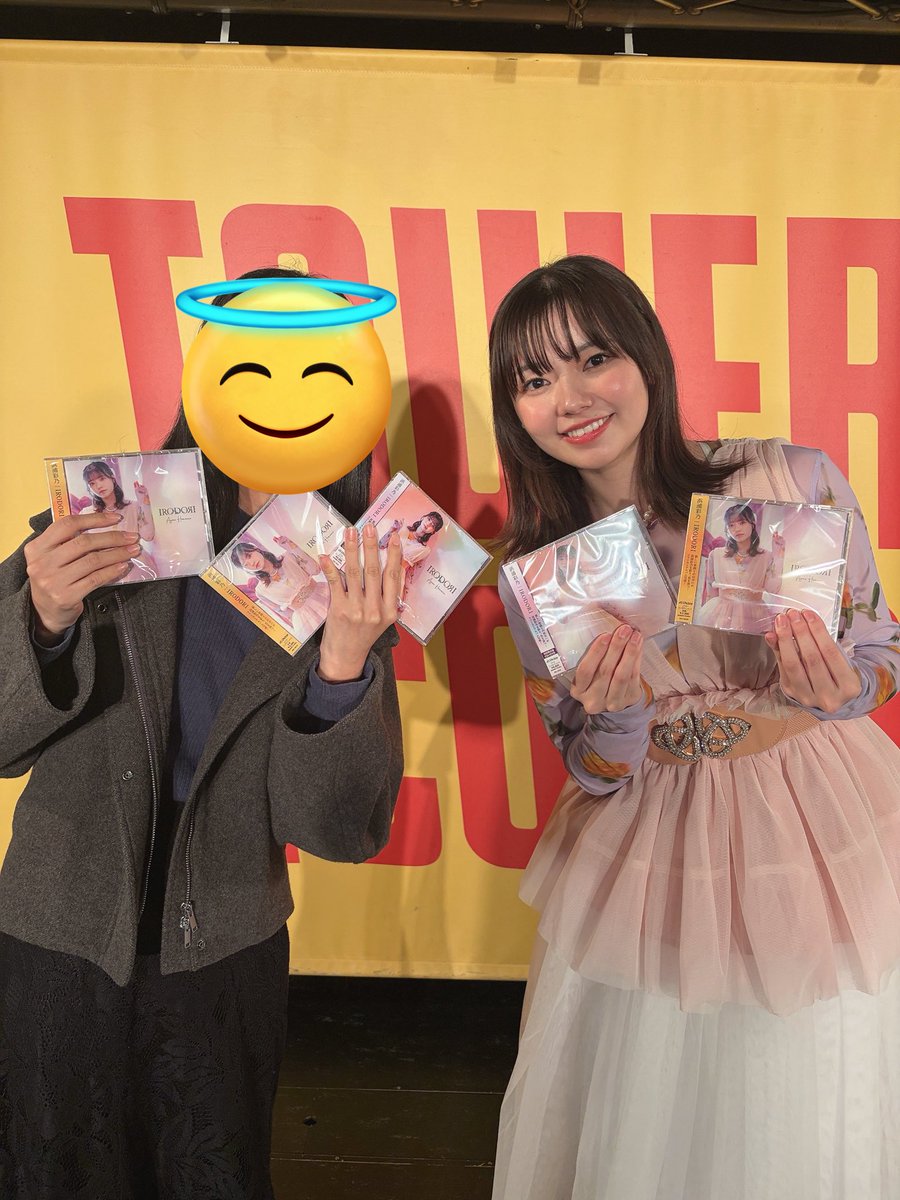 Haruulalaa's tweet photo. めちゃくちゃかわいい彩乃ちゃんと反射してる彩乃ちゃんと持ち方が雑すぎる私
#浜浦彩乃 #IRODORI https://t.co/d9egp7Bg1d