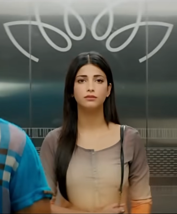 Rath_Racha's tweet photo. Baaah ..... Produced by Kamal Hassan ani hint . Surender Reddy Detailing . 🙇🙇#Racegurram #AlluArjun #ShrutiHaasan https://t.co/y0glmRkpYS