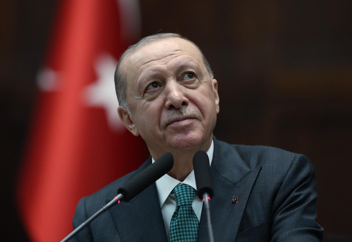 Akparti's tweet photo. "Türkiye edilgen konumdan çıkmış, bölgesinde denklem, oyun kurucu rol üstlenmiştir. Türkiye'ye el uzatanın eli yanar, dil uzatanın dili yanar."

Genel Başkanımız ve Cumhurbaşkanımız Sayın Recep Tayyip Erdoğan, TBMM Grup Toplantımıza katıldı. https://t.co/QRxU9i92qC