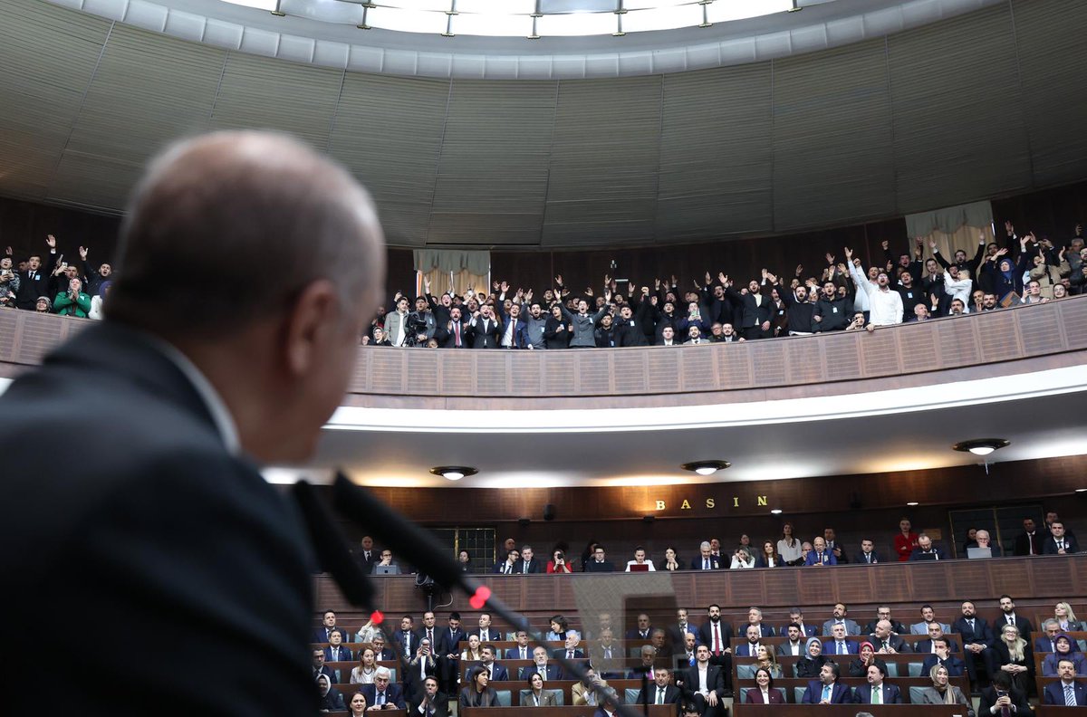 Akparti's tweet photo. "Türkiye edilgen konumdan çıkmış, bölgesinde denklem, oyun kurucu rol üstlenmiştir. Türkiye'ye el uzatanın eli yanar, dil uzatanın dili yanar."

Genel Başkanımız ve Cumhurbaşkanımız Sayın Recep Tayyip Erdoğan, TBMM Grup Toplantımıza katıldı. https://t.co/QRxU9i92qC