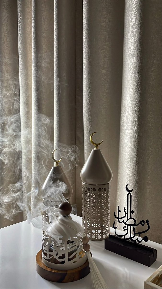 UmAldanat3's tweet photo. إنها العشرُ الأواخر يا الله ،
 فاللهُمَّ ما في قلوبنا من أُمنياتٍ فحققها ، 
 وما في صحائفنا من سيّئاتِ فاغفرها،* 
 وما في خطواتنا من اعوجاجٍ فقوّمها ،
 وما في الروح من خُدوشٍ فرممها ،
 اللهم بلغنا ليلة القدر معتوقين مجبورين مغفورين مُجابين يا الله .

💛💛 مـسـاءات جـمـيـلـة 💛💛 https://t.co/YDVj1vicD3