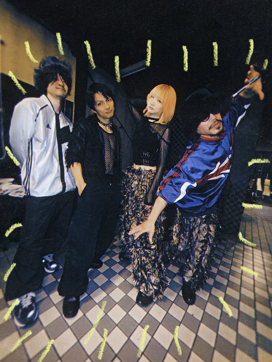 LilyClone tweet media