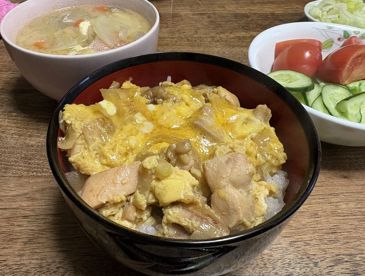 kbc_cova's tweet photo. そして今夜の夕食はなんと親子丼…🤤🤤

 #KBC張り込み中
 #たまごを享受せよ https://t.co/GvkVGyX2Fi