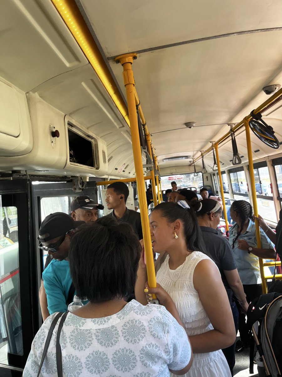 teluhnce's tweet photo. @CityofCT FUMIGATE YOUR FUCKING BUSSES we pay to sit on a bus but now we gotta fight lil roach and his brother, nah man this is not on https://t.co/xjokcT4Iae