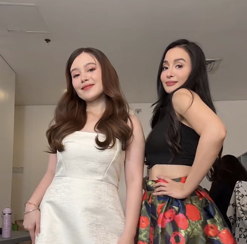 enough of poganda krystal! 

here’s girly princess krystal with kris bernal!

watch and engage here —vt.tiktok.com/ZSuBCcFqA/