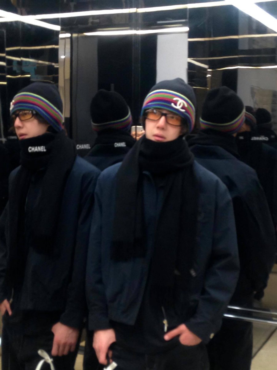 บอกแล้วไงว่าอย่าให้เขาออกโรง เพราะเดี๋ยวลิเกจะไม่ได้แสดงกันซะเปล่า ๆ มาดูเทสฮีเหอะว่ะ สื่อสำนักไหนก็ทำไม่ได้ อฟชก็ทำไม่ได้ค่ะ หล่อมาก เริ่ด ใครคิดถึง บอกเลยว่าฮีทำให้ถึงมาก ถึงแล้วจริง ๆ ㅠ ㅠ