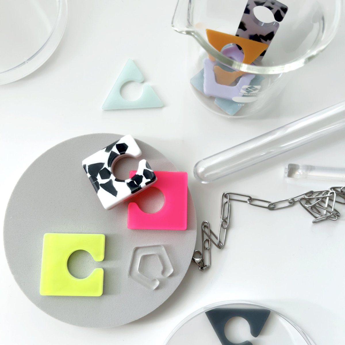 M A C R O✍︎︎ Acrylic geometric accessories tweet media
