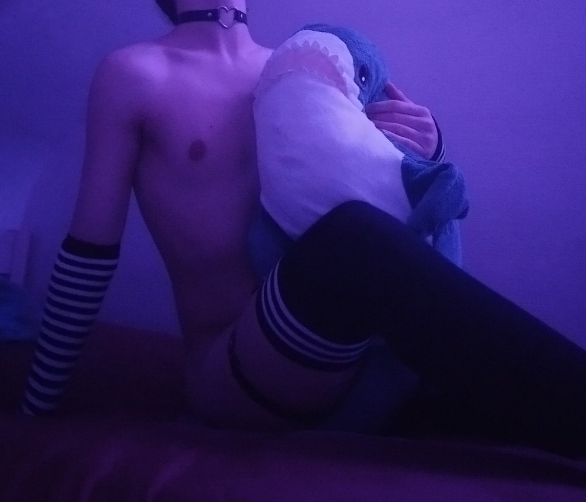 Chrysantglow_AD's tweet photo. Shy femboy hours >///< ✨✨✨
#femboy #twink #gay #cute #femboytwt #fyp #thighhighs #blåhaj #femboyaesthetic #playful #softboy #nsfwtwt #nsfw #suggestive #soft #softlewd #nsfwtwtًً https://t.co/OHresCwntS