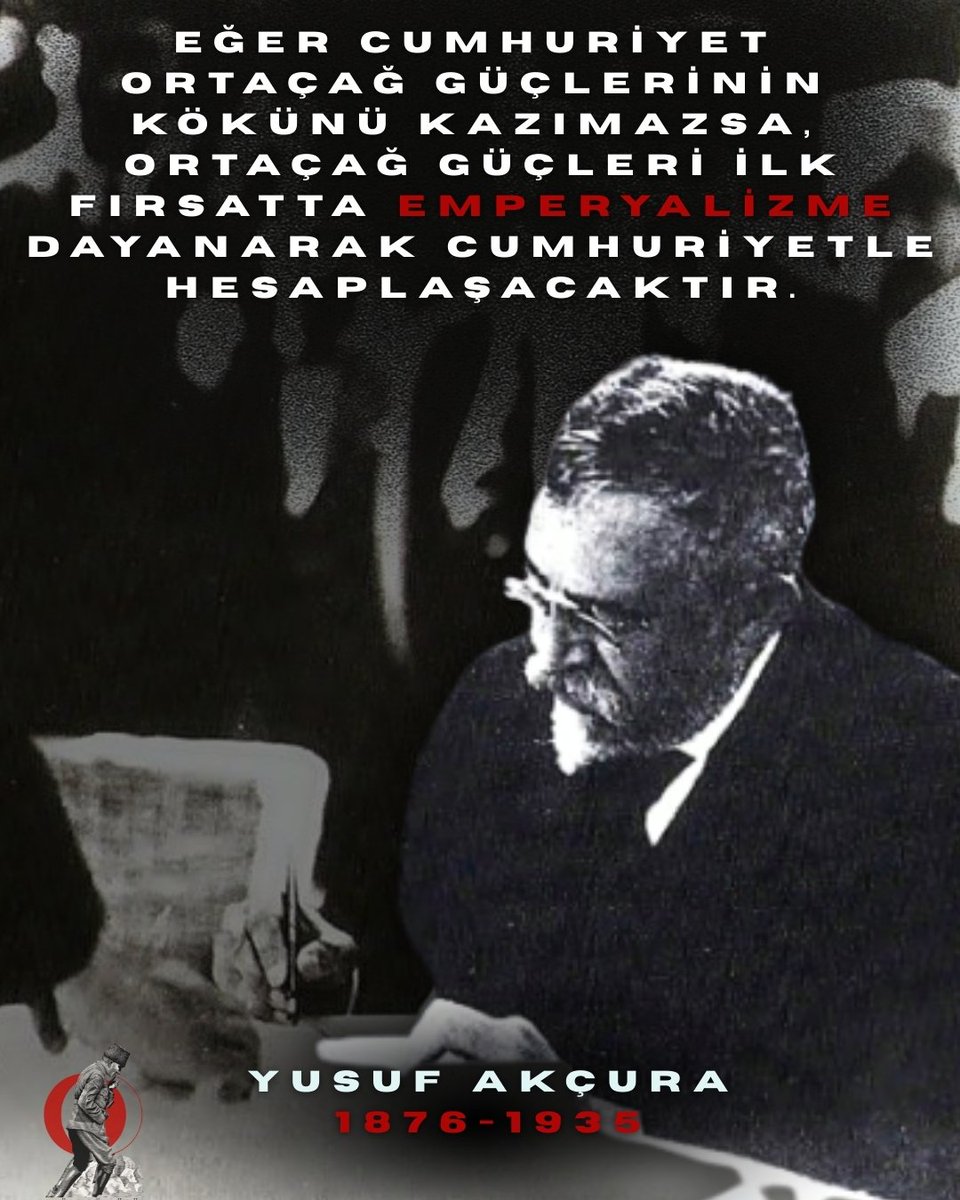 Yusuf Akçura, 2 Aralık 1876 tarihinde Moskova'nın doğusundaki Ulyanovsk'ta dünyaya geldi. Ailesiyle birlikte 1883'te İstanbul'a göç etti. Kuleli Askeri Lisesi'nde öğrenim gördükten sonra 1895 yılında Harp Okulu'na girdi. 

Harp okulunu bitiremeden  kendisiyle birlikte sürgün