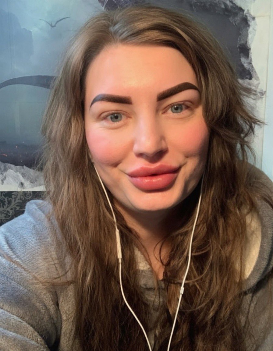 ellie b. tweet media