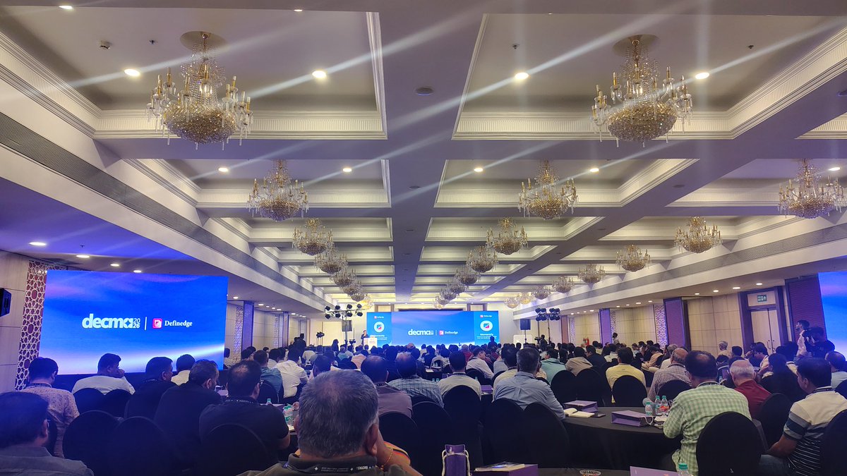 Vrb92301979's tweet photo. Spent 2 days at DECMA Pune by @Definedge.
Noiseless charts &amp; meaningful conversations with serious traders.
 got to meet @Prashantshah267 sir  doing phenomenal work in noiseless trading.
In a lonely profession like trading, experiences like this truly matter. https://t.co/VBji7BEo59