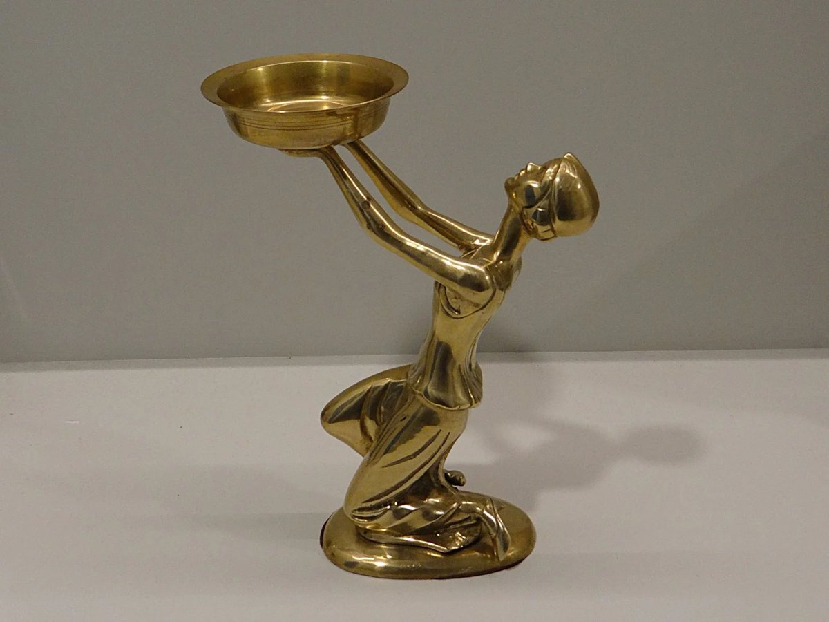 marieartcollec1's tweet image. Stunning 1920s–1930s Art Deco bronze statue: Kneeling Woman with Offering – pure elegance &amp;amp; timeless grace!
Bronze patina from France   One-of-a-kind vintage treasure → marieartcollection.etsy.com/listing/175923… #ArtDeco #BronzeSculpture #VintageArt #ArtNouveau #CollectibleArt #1920s #wiseshopper