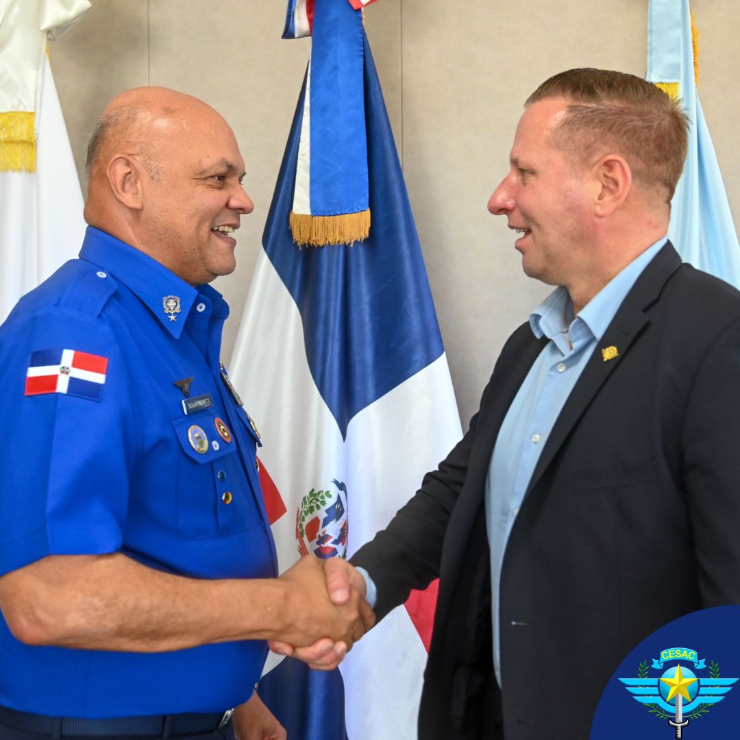 Cuerpo Especializado en Seguridad Aeroportuaria tweet media