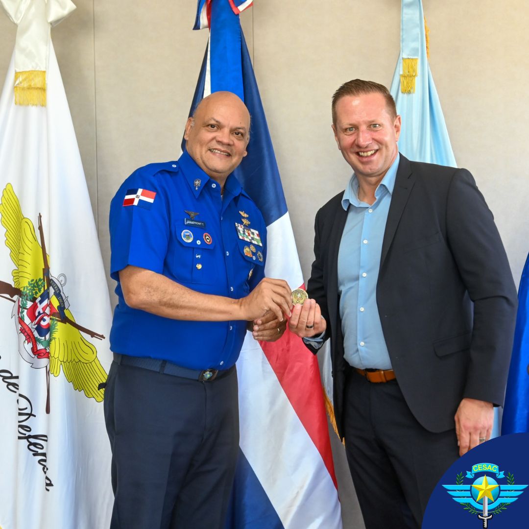 Cuerpo Especializado en Seguridad Aeroportuaria tweet media