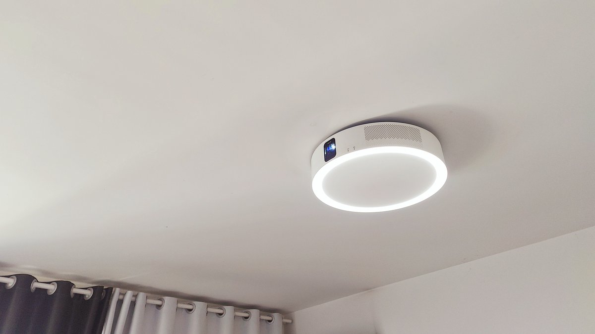 nachow16's tweet image. "When you thought you aced the presentation… until your slide deck’s first image is a meme you forgot to replace  #WorkFail #CampusLaughs"