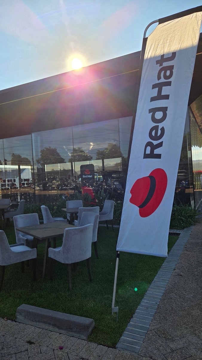 scienidejp's tweet photo. @RedHat Cape Town event at beautiful @HazendalWine 
@Veeam https://t.co/VzxzGRyqJW