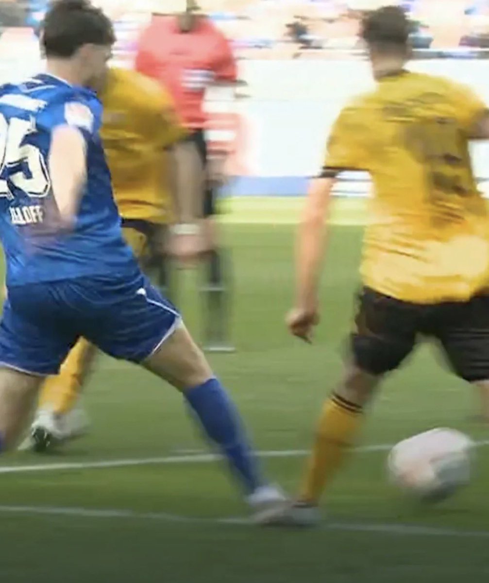 Bananenflanke tweet media