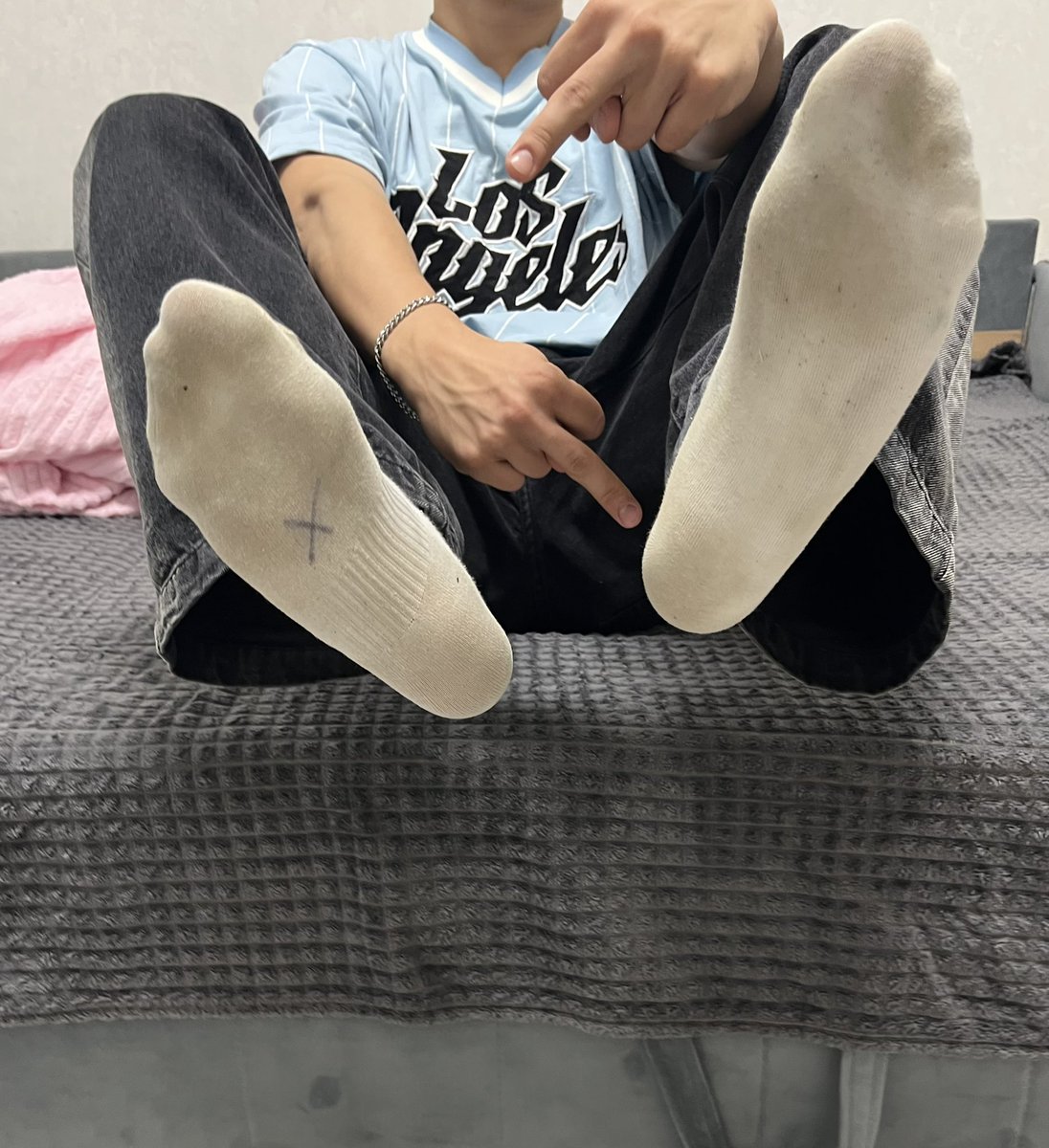 feetmasterA's tweet photo. My sneakers are dirty, I need a useful mouth, oh yes, it was your mouth that could save this misunderstanding 🤣
#feet #foot #footfetish #findom #cashmaster #slave #master #domin #twink #socks https://t.co/hYAGNMYkeI