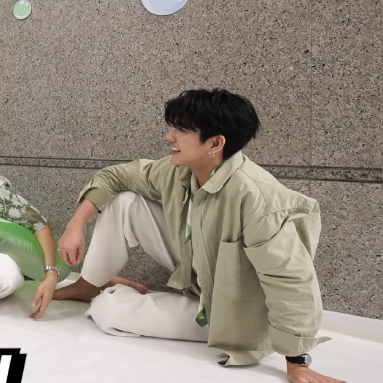 จัดอันดับดาราที่เหมือนกุในด้านการนั่งที่สุด
อันดับ 1 ซี ทวินันท์