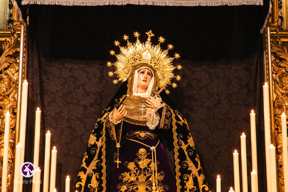 ElPenitente's tweet photo. 🟣 SEVILLA: Galería fotográfica del Solemne altar de Triduo en honor de Nuestra Señora de la Soledad de la @hdadsoledad
📸: @beapphoto
#ElPenitente26 #tdscofrade #sevilla #hdadsoledad #Cuaresma2026 https://t.co/vFUFCYisSw