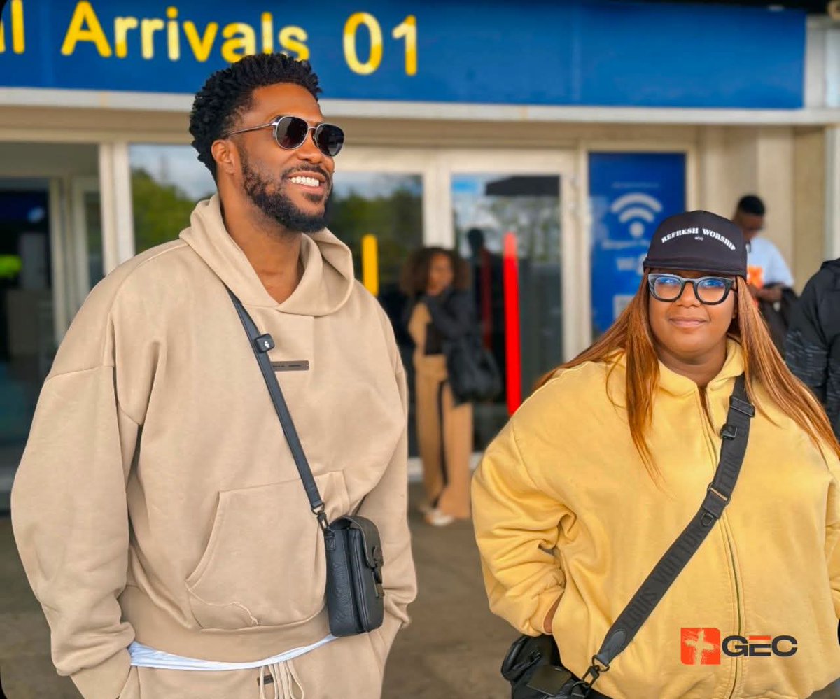 HMetro_'s tweet photo. American gospel singers Todd Galberth and Naomi Raine have arrived in the country ahead of their #EverywhereTour worship experience slated for the HICC this Friday. https://t.co/zi50SxDUNy