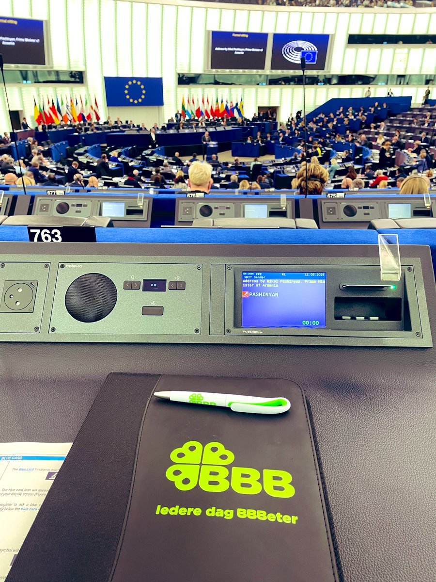 sandersmitwzn's tweet photo. Straks kan ik weer vrijuit spreken @europarl. 

Ondertussen indrukwekkend om premier  @NikolPashinyan van #Armenië 🇦🇲 te horen spreken in @europarl over vrede in de regio. 

Het lijdende christelijke Armeense volk is zo diep beproefd in de vorige eeuw en de huidige, door genocide en oorlogen met gebiedsverliezen tot gevolg. 

En toch: vrede en vreedzaamheid in zijn boodschap hier….. 🕊️ 

De Europese Unie 🇪🇺 moet in de Kaukasus aan de zijde van het Armeense volk en de talloze Armeense vluchtelingen uit de dóór Azerbeidzjan etnisch “gezuiverde” #Artsakh/Nagorno-Karabach blijven staan!