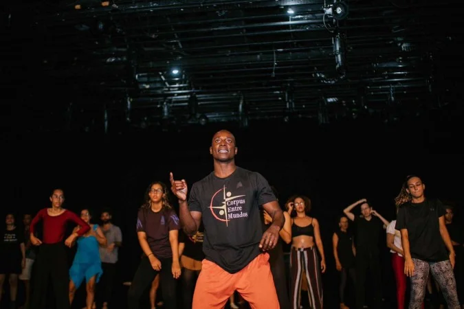 Projeto Raízes em Movimento oferece 10 vagas gratuitas por turma de dança no DF. bit.ly/3PuIA0J