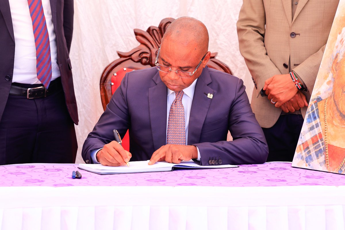 Sen. Karungo wa Thang'wa tweet media