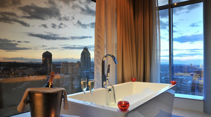 twinkles263's tweet photo. As a mom I deserve home away from home. Away from all the chaos just like my fav. So pls engage my tweet 🤭🤭🤭

RADISSON BLU X ASHLEY OGLE
ASHLEY OGLEX RADISSON HOTEL
#RadissonSandtonXAshley https://t.co/7QzGl2Tm1b