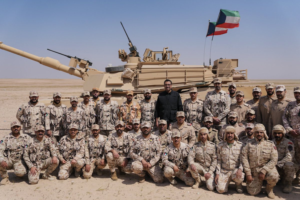 AlraiMediaGroup's tweet photo. وزير الدفاع تفقد مواقع ميدانية: تحقيق أقصى درجات اليقظة والجاهزية والاستعداد لحفظ أمن وسلامة البلاد
https://t.co/dvkEyuhO8e https://t.co/6E2jxSkSOJ