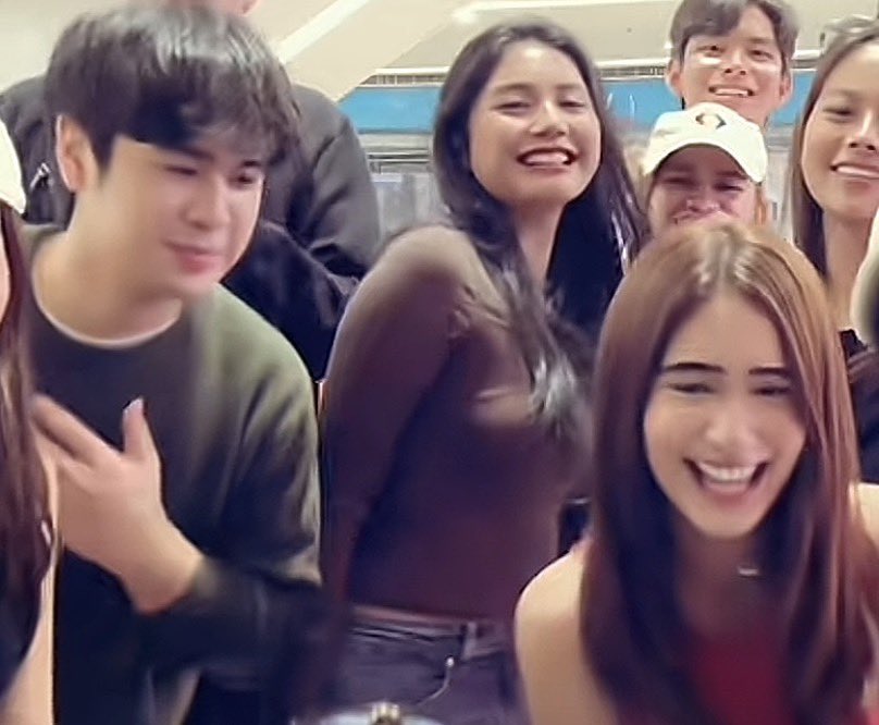 Sayo lang ang tingin.😅

#LizGuel