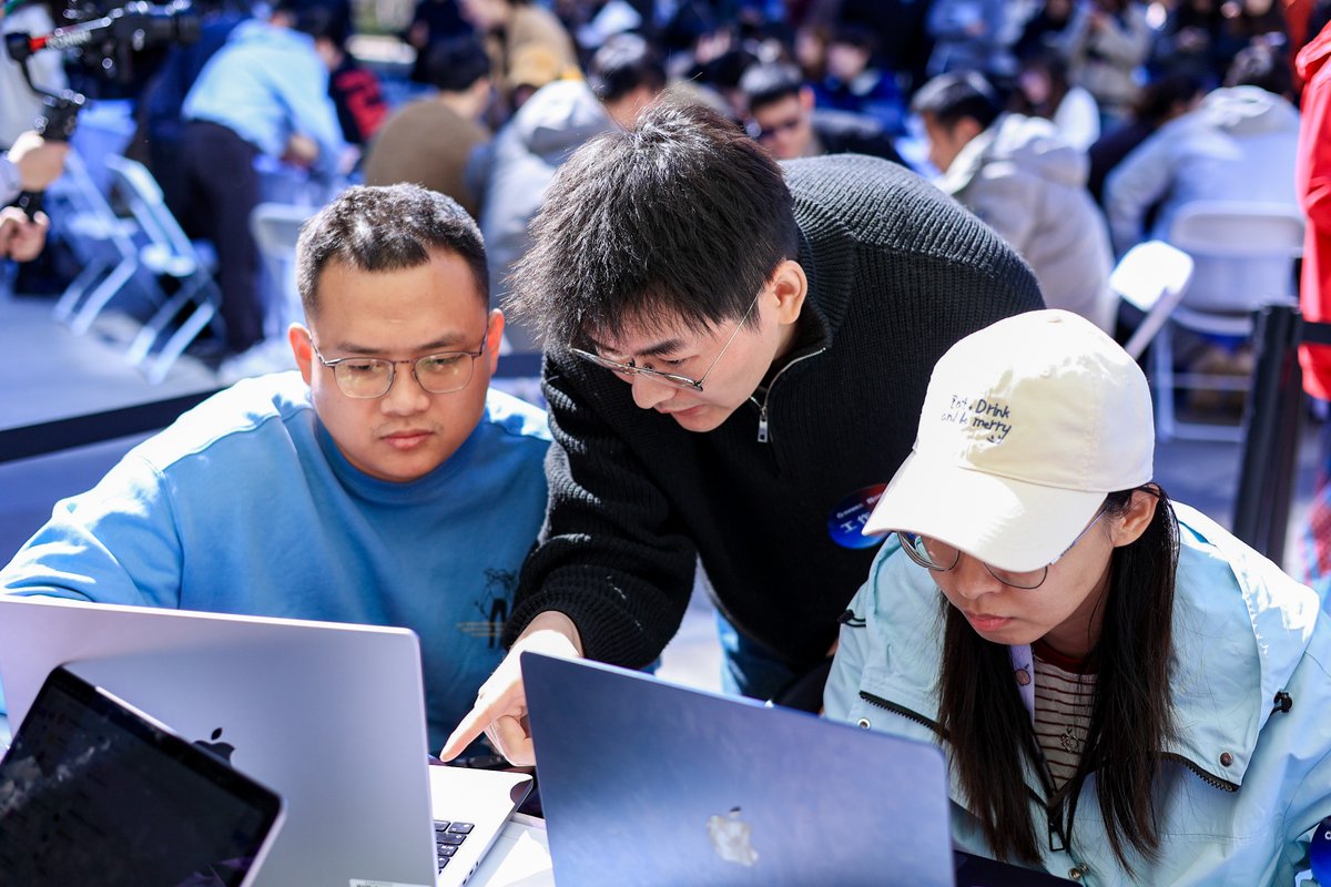 Baidu Inc. tweet media