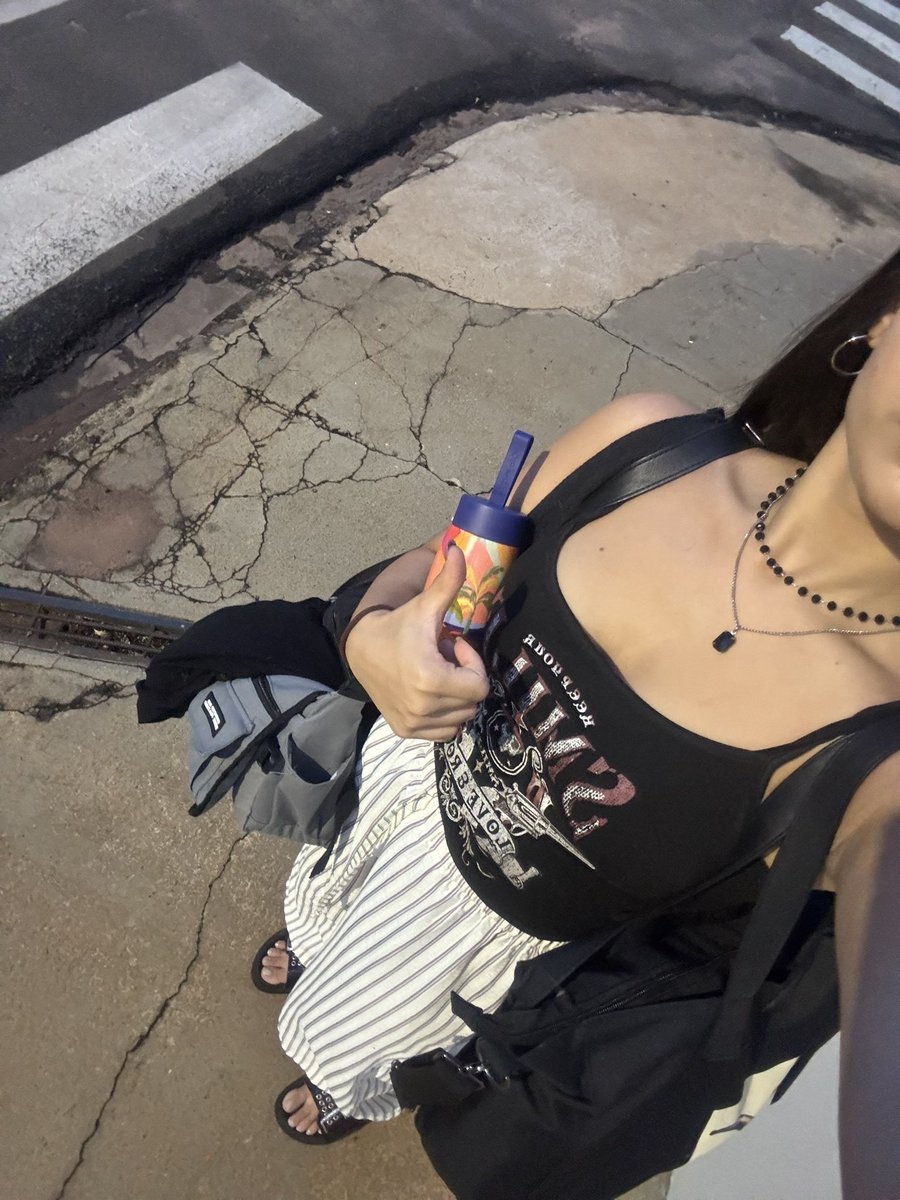 ana julia 🩺 𓂈| tweet media