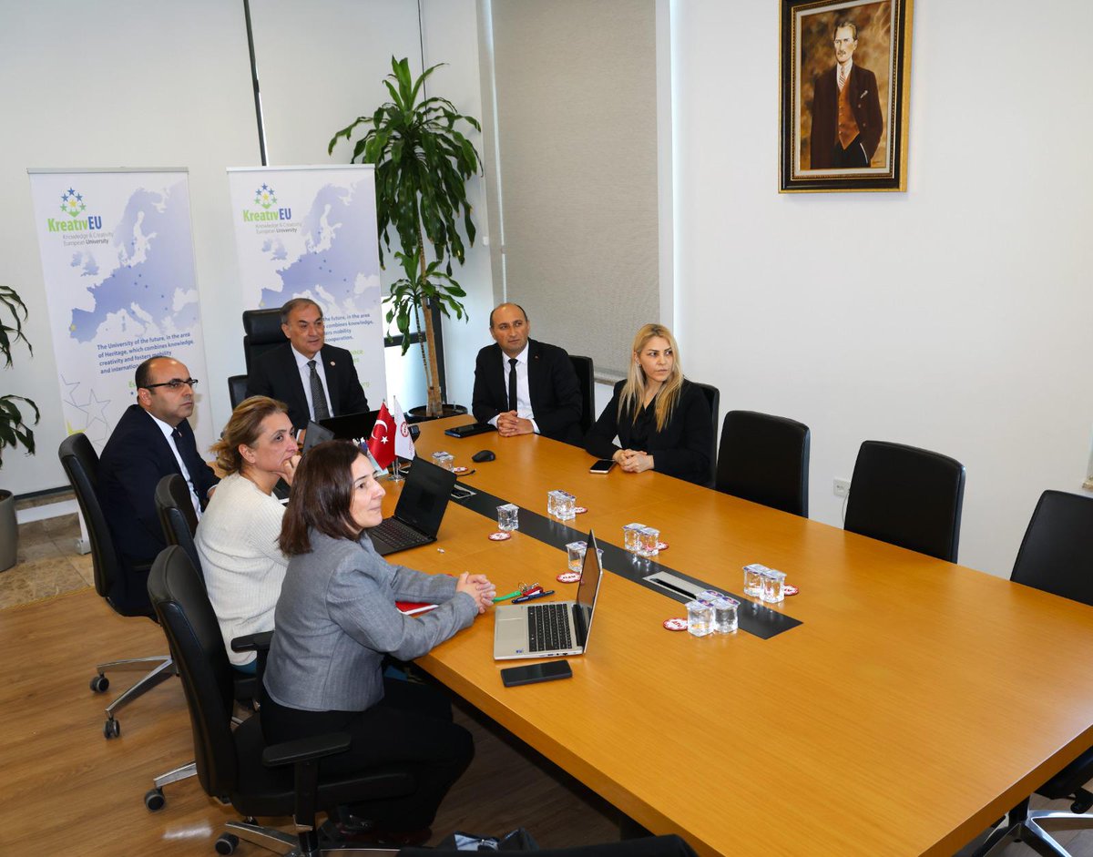 atukurumsal's tweet image. Adana Alparslan Türkeş Bilim ve Teknoloji Üniversitesi (ATÜ) Rektörü Prof. Dr. Adnan Sözen ve üniversite üst yönetimi, İtalya Camerino Üniversitesi ev sahipliğinde düzenlenen KreativEU Info Day programına katıldı. #kreativEU #türkiye #atu