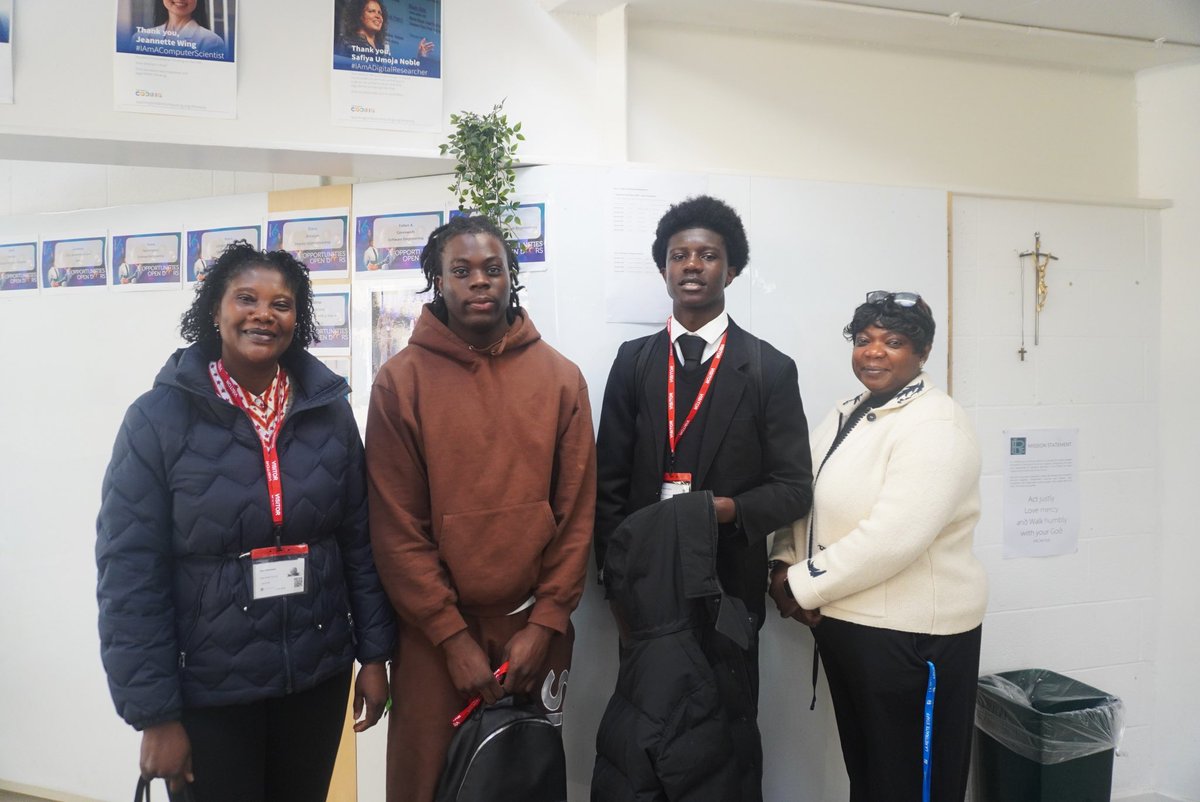 LaRetraite6's tweet photo. We were delighted to welcome Marvin back to the school to enrol the third member of his family on the Digital T Level. Success breeds success @awscloud #TLevels #Apprenticeships https://t.co/TlobMxb40n