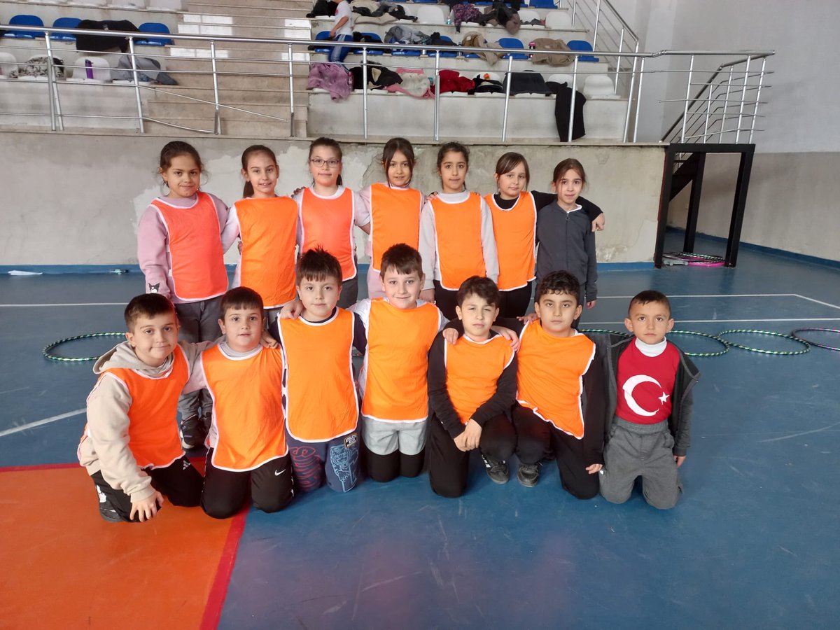 FerhatpasaI's tweet photo. Okulumuz 3. sınıf öğrencileri, Geleneksel Çocuk Oyunları kapsamında düzenlenen Fiziksel Etkinlikler Yarışması’nda ilçe birincisi olmuştur.
Başarılarıyla bizleri gururlandıran öğrencilerimizi gönülden tebrik ediyor, başarılarının devamını diliyoruz.🌟
@catalca_mem https://t.co/uMhQaA3HRX