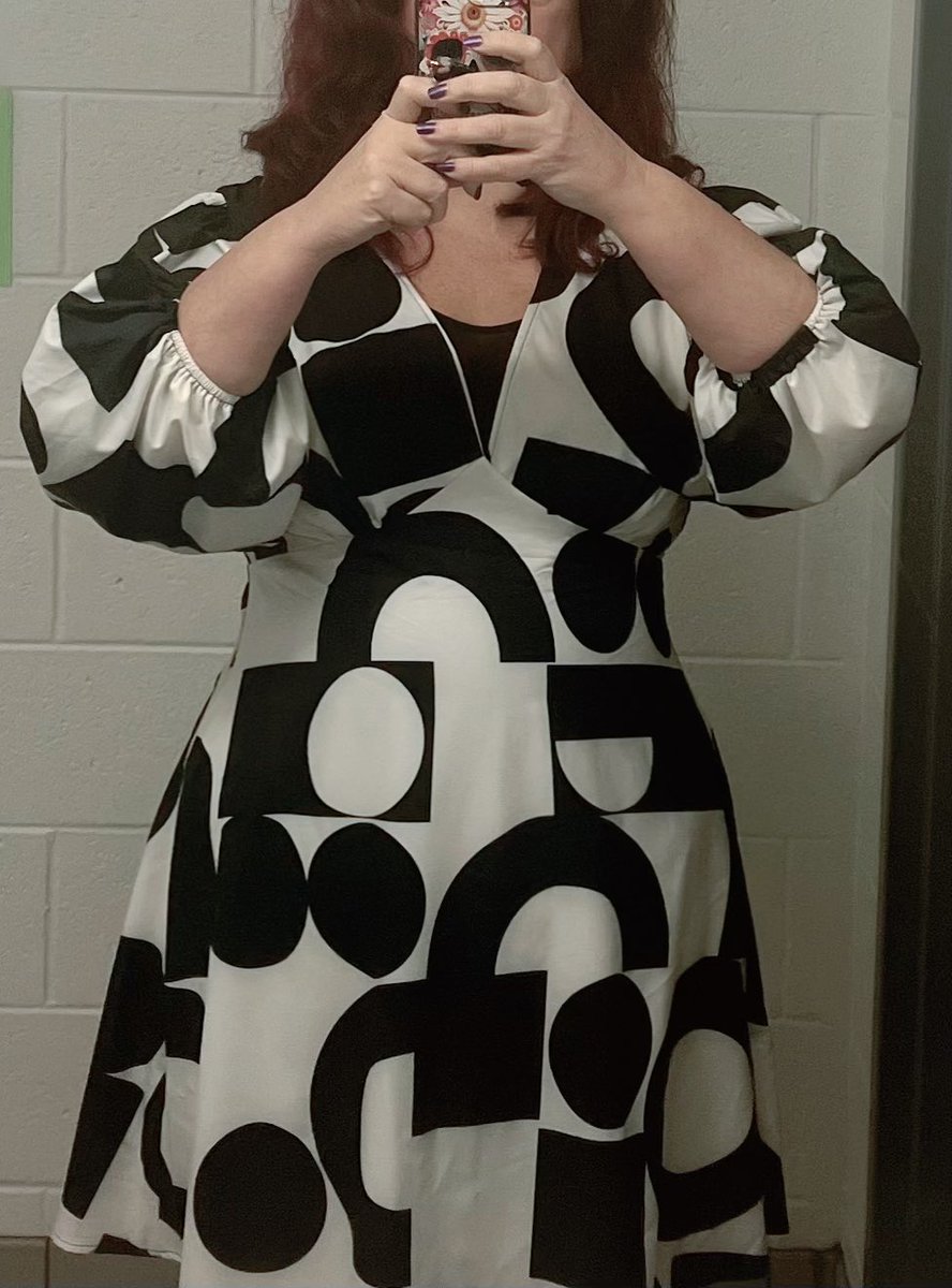 redheadmilf521's tweet photo. Sometimes I even wear clothes!  Showing my 70’s Mod style today. #milf #wildwednesday https://t.co/eMwvjfhoOw
