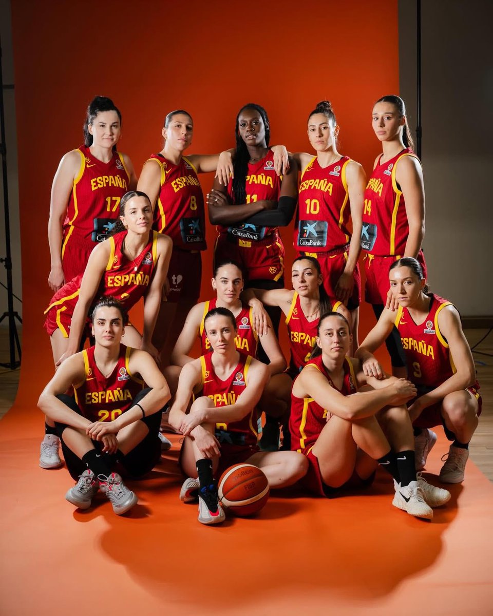 Jose_Ajero's tweet photo. Tengo una necesidad creada desde hace años y no me mejora! Nervios nerviosos con este equipo y su generación de emociones!
#VamosTias #LaFamilia #Labolanomiente https://t.co/AW9WfjFdzC