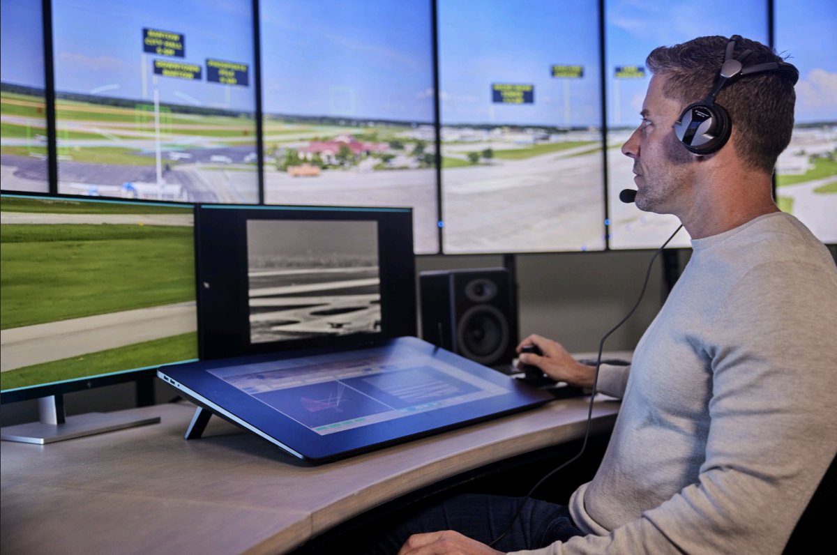 airportsint's tweet image. Florida’s Bartow Airport Authority has deployed a Frequentis integrated communications platform to support Bartow Executive Airport's digital tower vision.

#BOW #ATM #ATC #communications #digitalisation #tower #controller #technology #airport #airspace #operations #Frequentis
